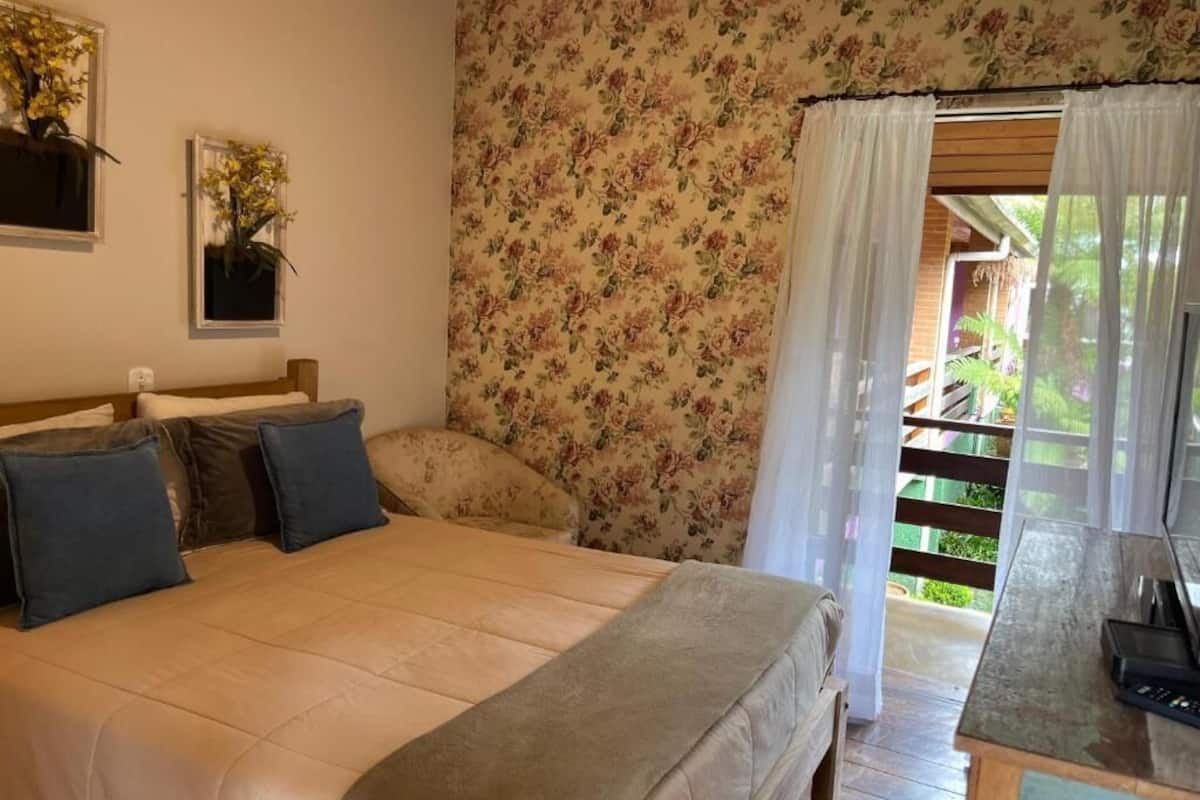 Standard Suite, Garden View | Iron/ironing board, free WiFi