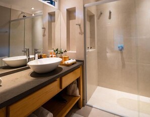 Suite | Salle de bain | Peignoirs, pantoufles