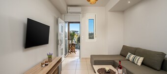 Levanta Cozy One-Bedroom Apartment in Kalavarda