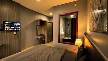 Superior Room | Desk, laptop workspace, free WiFi, bed sheets