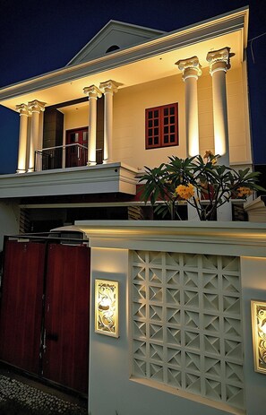 Exterior detail - KOSTEL H88 (Sleman)