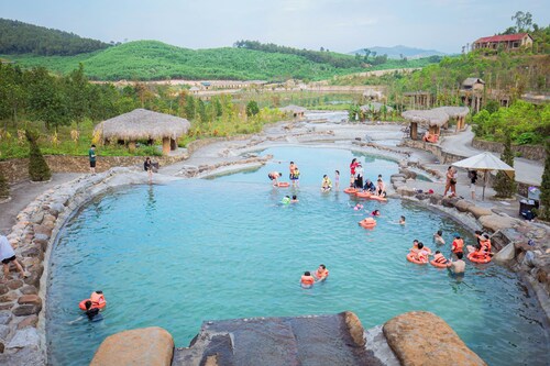 Do Luong Legend Camping & Resort