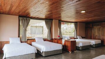 Villa familiar, vistas a la piscina | Sábanas de algodón egipcio y ropa de cama de alta calidad