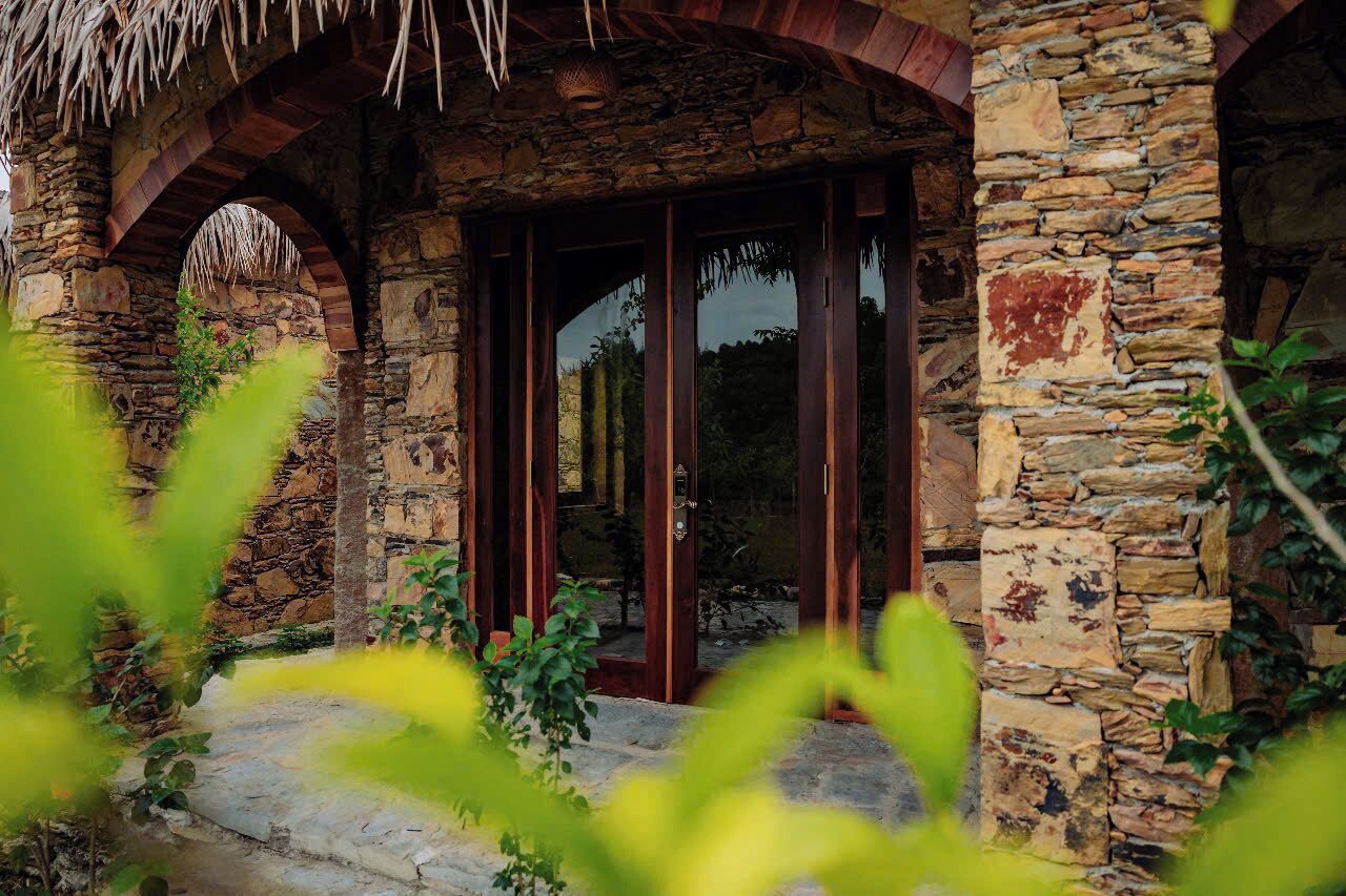 经典客房, 1 张特大床, 山景, 池畔 | 外观细节