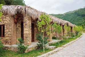 Egyptian cotton sheets, premium bedding, down comforters - Do Luong Legend Camping & Resort (Do Luong)