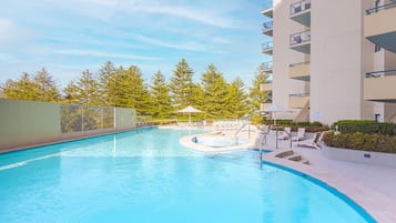 Apartment | Pool | Outdoor pool
