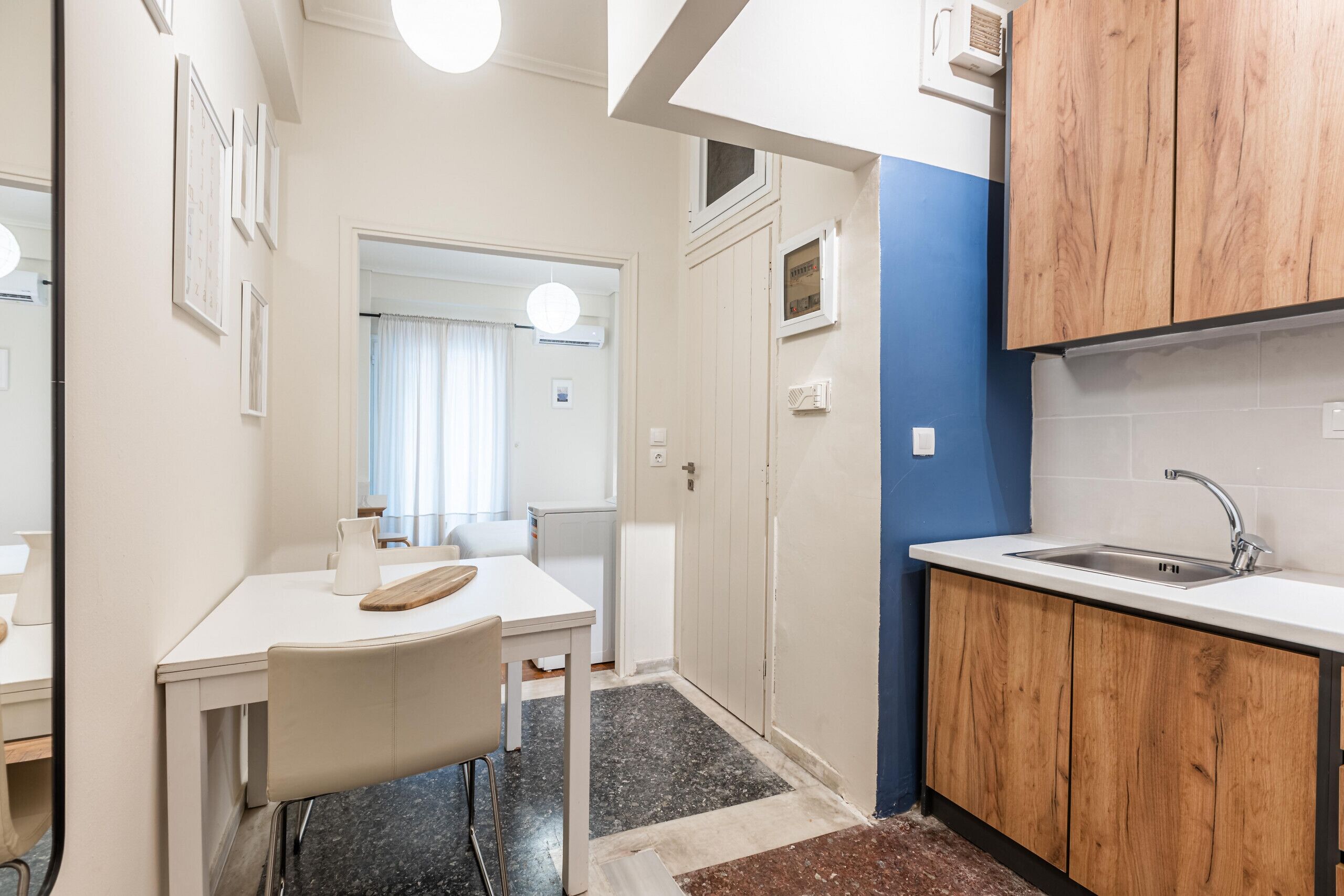 Appartement | Coin cuisine privé | Réfrigérateur, plaque de cuisson, cafetière/bouilloire