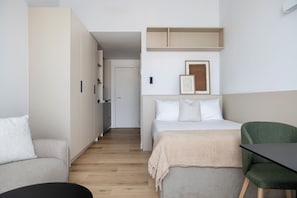 Standard Studio | Free WiFi - Calido Las Tablas (Madrid)