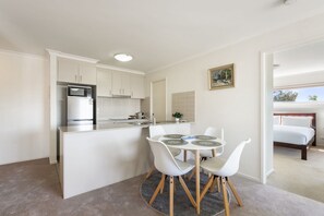 Apartment | Private kitchen - Relaxed 2br, 2bth Apartment With Balcony & Parking (Canberra)