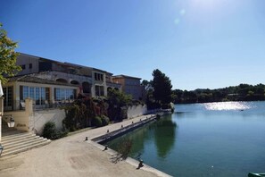 Exterior - 72m2 air-conditioned T3, fully renovated, lake view (Mallemort)