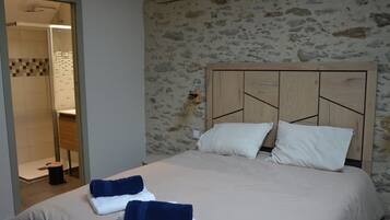 1 bedroom, WiFi, bed sheets