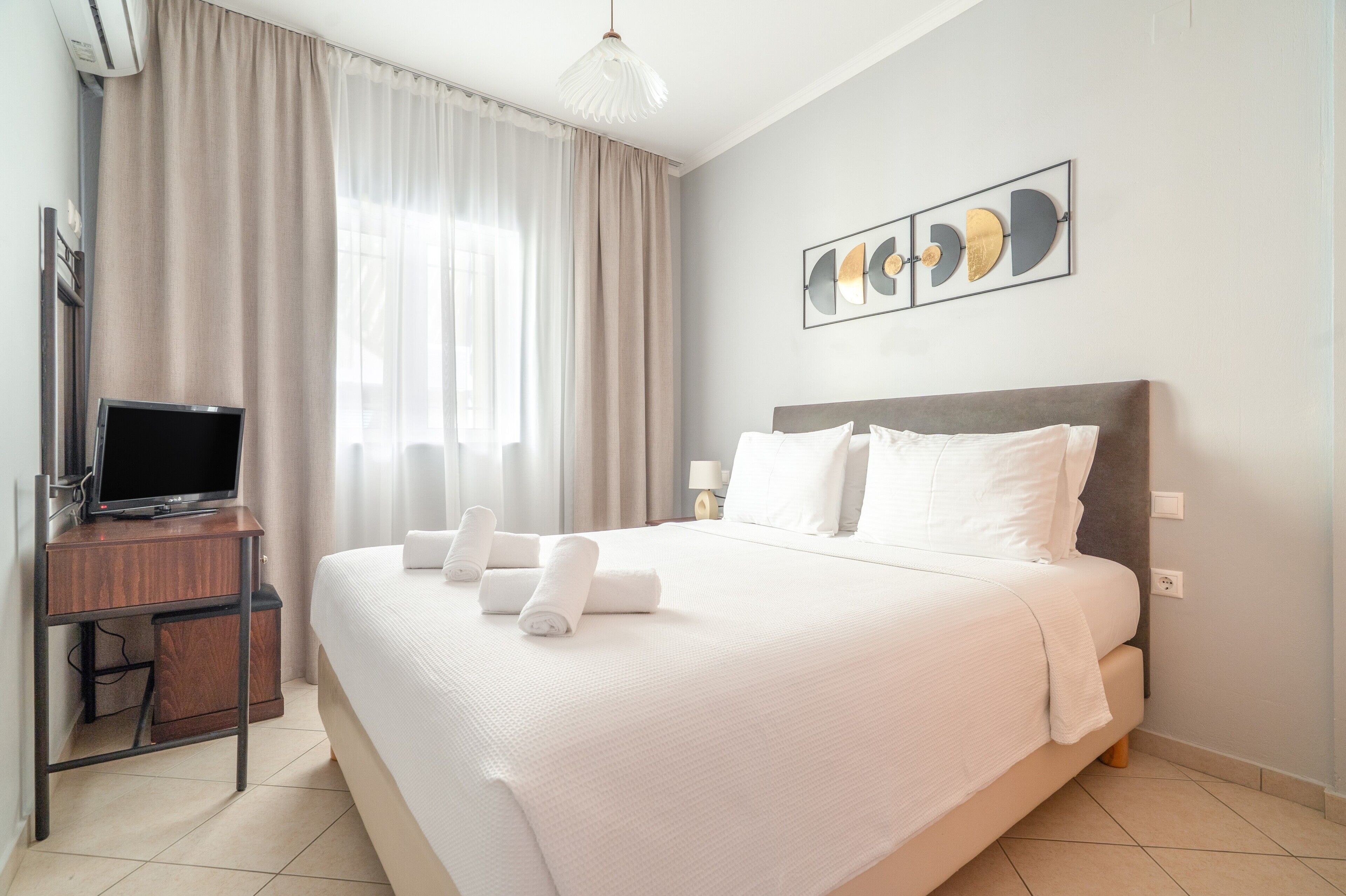 2 quartos, ferros/tábuas de passar roupa, Wi-Fi, roupa de cama