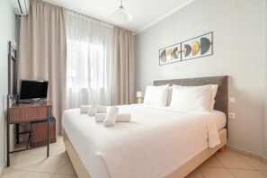2 bedrooms, iron/ironing board, WiFi, bed sheets - Anna's Two-Bedroom Apartment with Mountain View, Wi-Fi, and Air Conditioning (Νικιάνα)