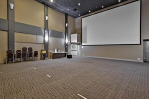 Interior - Solara 2BR Retreat Pool- Hot Tub -113 (Canmore)