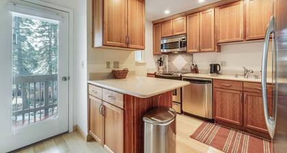 Ski, Golf & Hike! Incline Village Family Home