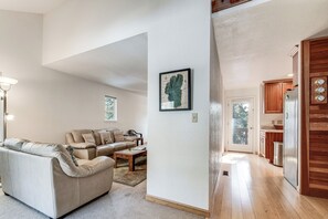 Apartment (4 Bedrooms) | Interior - Ski, Golf & Hike! Incline Village Family Home (Incline Village)