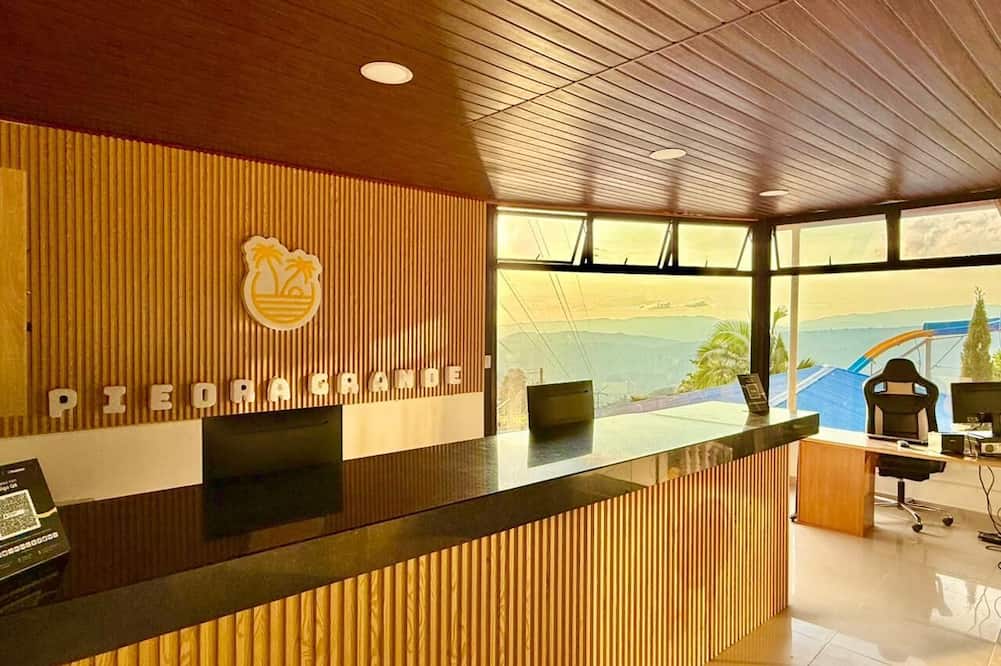 hotel piedra grande