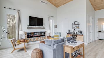 House (2 Bedrooms) | Front of property