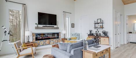 House (2 Bedrooms) | Front of property