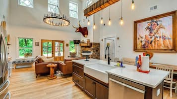 House (2 Bedrooms) | Interior