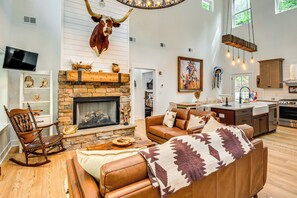 House (2 Bedrooms) | Interior - Trails Within 2 Miles! Highlands Nature Escape (Highlands)