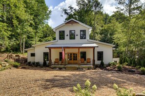 House (2 Bedrooms) | Interior - Trails Within 2 Miles! Highlands Nature Escape (Highlands)