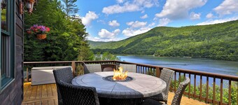 All-season Lake House Between Okemo & Killington!