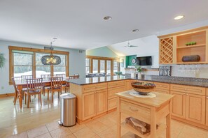 House (2 Bedrooms) | Interior