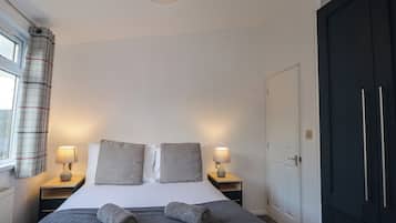 2 bedrooms, individually decorated, individually furnished, free WiFi