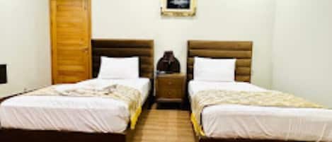 Deluxe Double Room, Mountain View | Soundproofing, iron/ironing board, free WiFi