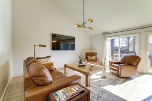 Apartment (2 Bedrooms) | Front of property - Bike, Golf & Explore: Quiet Bella Vista Retreat (Bella Vista)