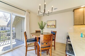 Interior - Bike, Golf & Explore: Quiet Bella Vista Retreat (Bella Vista)