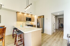 Apartment (2 Bedrooms) | Interior - Bike, Golf & Explore: Quiet Bella Vista Retreat (Bella Vista)