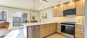 Bike, Golf & Explore: Quiet Bella Vista Retreat