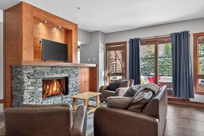 Family Condo, Mountain View | Living area