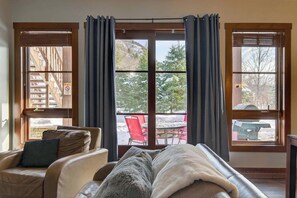 Family Condo, Mountain View | Living area - 10 Versant Soleil (Mont-Tremblant)