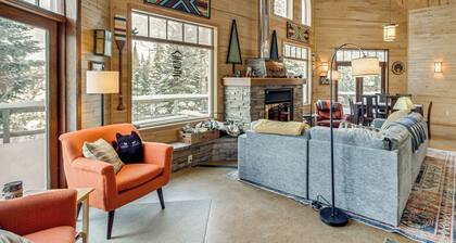 4-season Recreation: Secluded Pike River Cabin