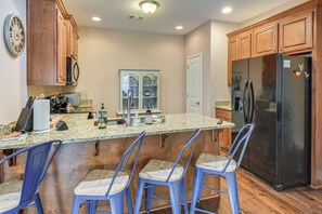 House (5 Bedrooms) | Interior - Waterfront Lake Hartwell Retreat w/ Indoor Hot Tub (Martin)