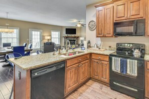 House (5 Bedrooms) | Interior - Waterfront Lake Hartwell Retreat w/ Indoor Hot Tub (Martin)