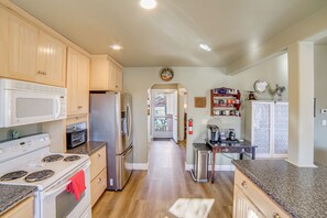 Interior - Walk to Boat Launch! 'heritage House of Lakeport' (Lakeport)