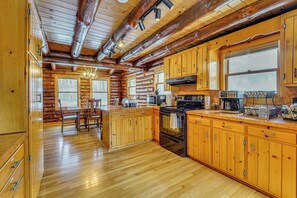 House (2 Bedrooms) | Interior - Motorsports, Lake Days & Hikes! Cabin in Waterfall (Three Springs)