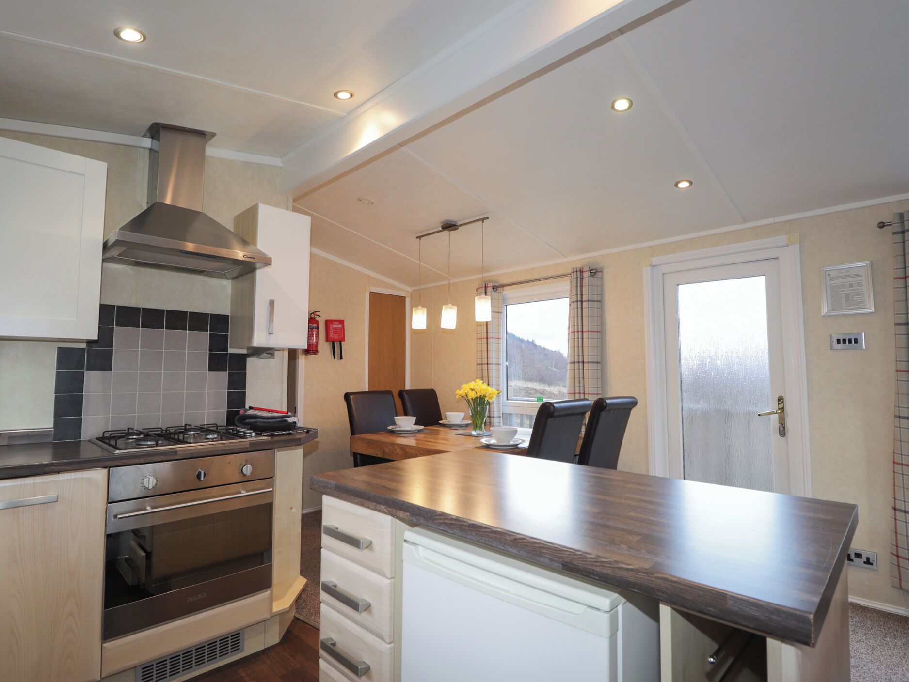 Dishwasher, cookware/dishes/utensils