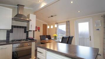 Dishwasher, cookware/dishes/utensils