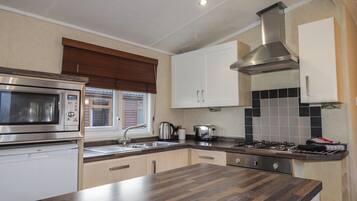 Dishwasher, cookware/dishes/utensils