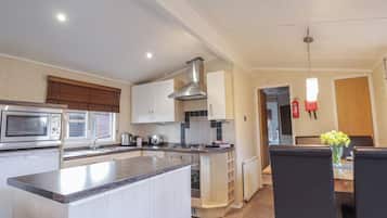 Dishwasher, cookware/dishes/utensils