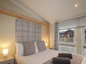 2 bedrooms, individually decorated, individually furnished, free WiFi - Islay Lodge (Spean Bridge)