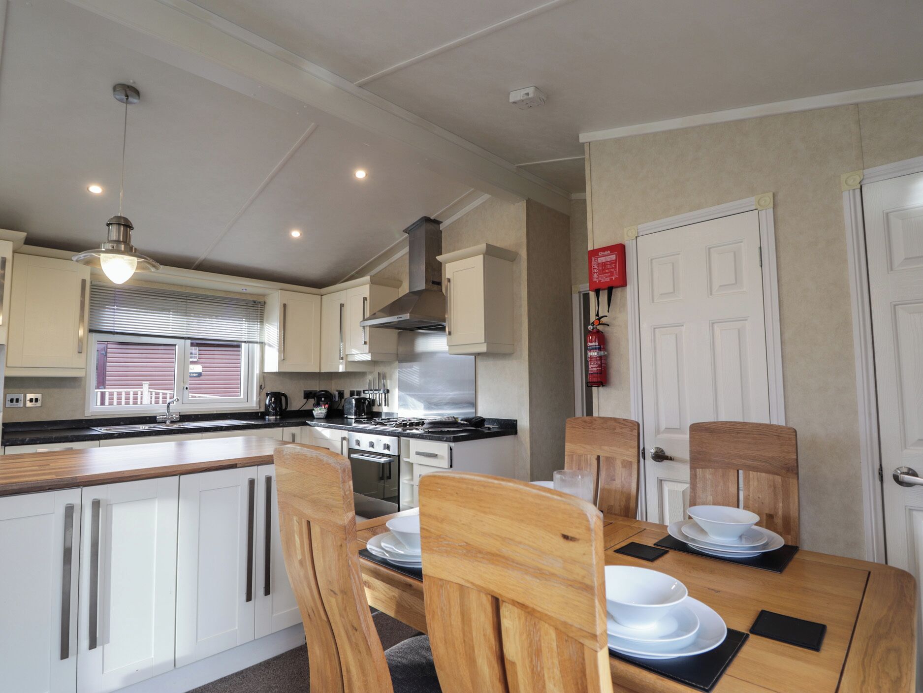 Dishwasher, cookware/dishes/utensils