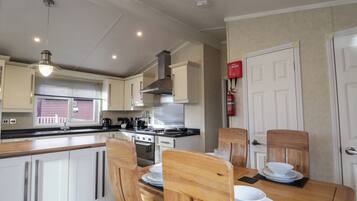 Dishwasher, cookware/dishes/utensils