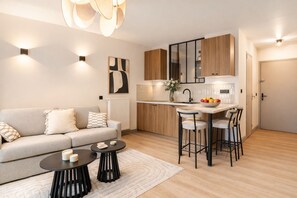 Apartament, vistes a la ciutat | Sala d'estar