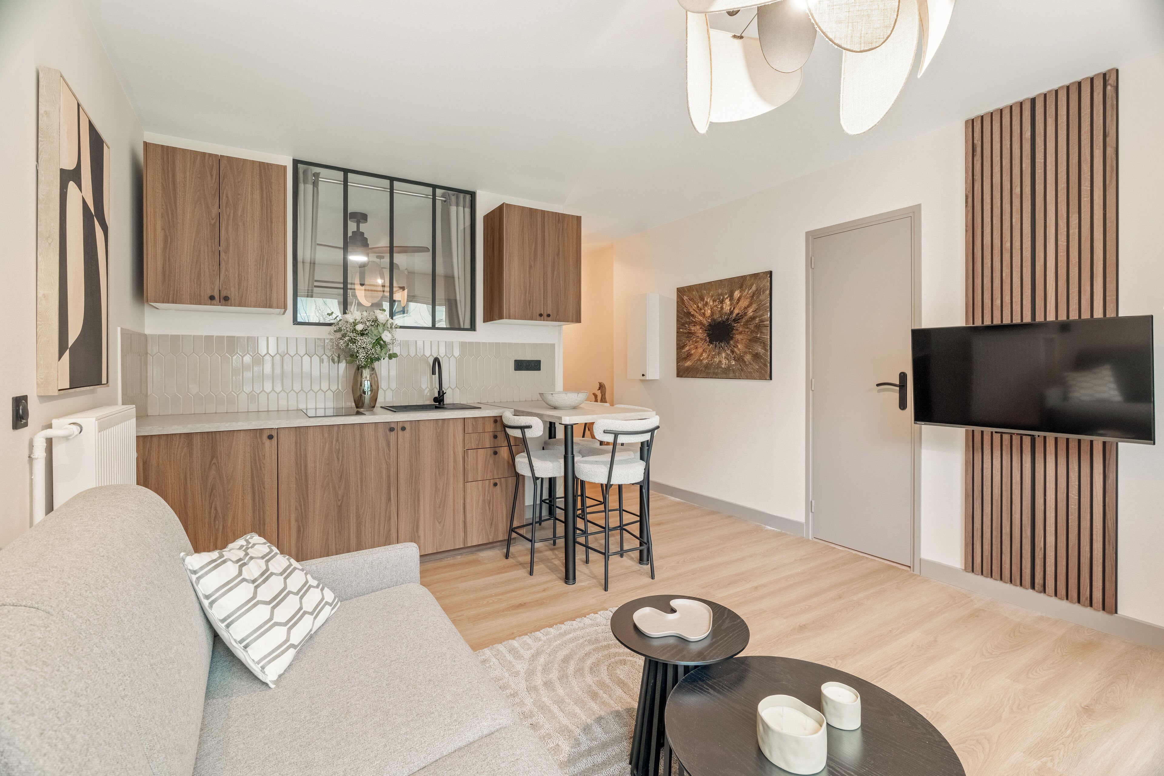 Apartment, Stadtblick | Wohnbereich